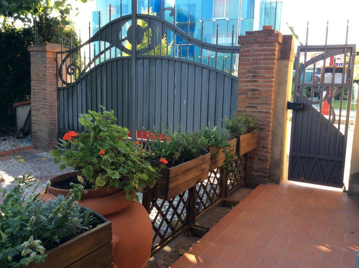 Bed And Breakfast Queen Pisa Bagian luar foto